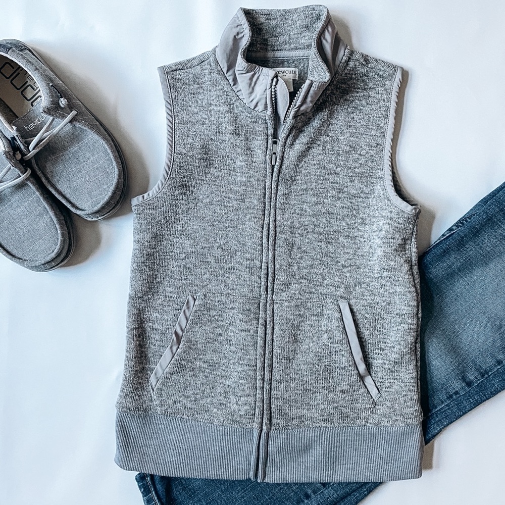 Boy’s Crewcut Vest Gray Size 6-7